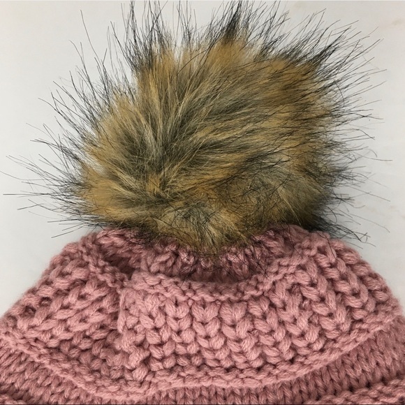 NWT * TREASURE & BOND Knit Pom Pom Beanie in Pink - Picture 7 of 9